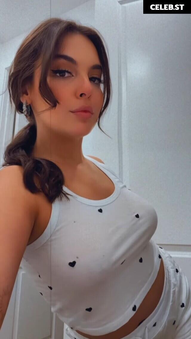 Isabella Gomez Image 23442626