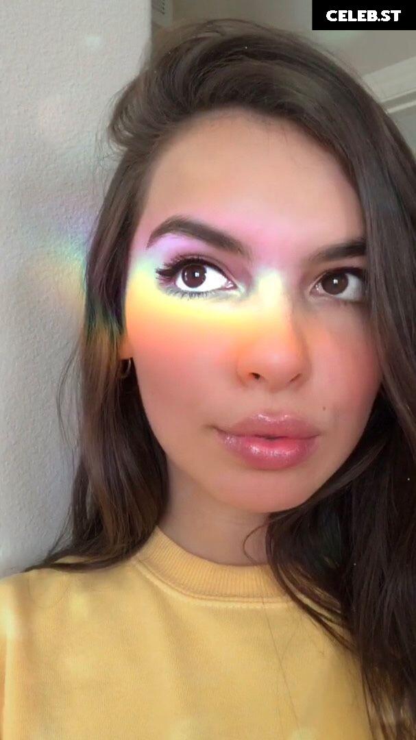 Isabella Gomez Image 23442617