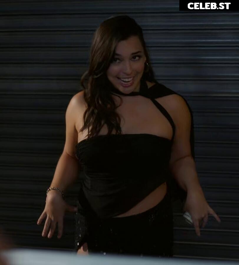 Isabella Gomez Image 23442657