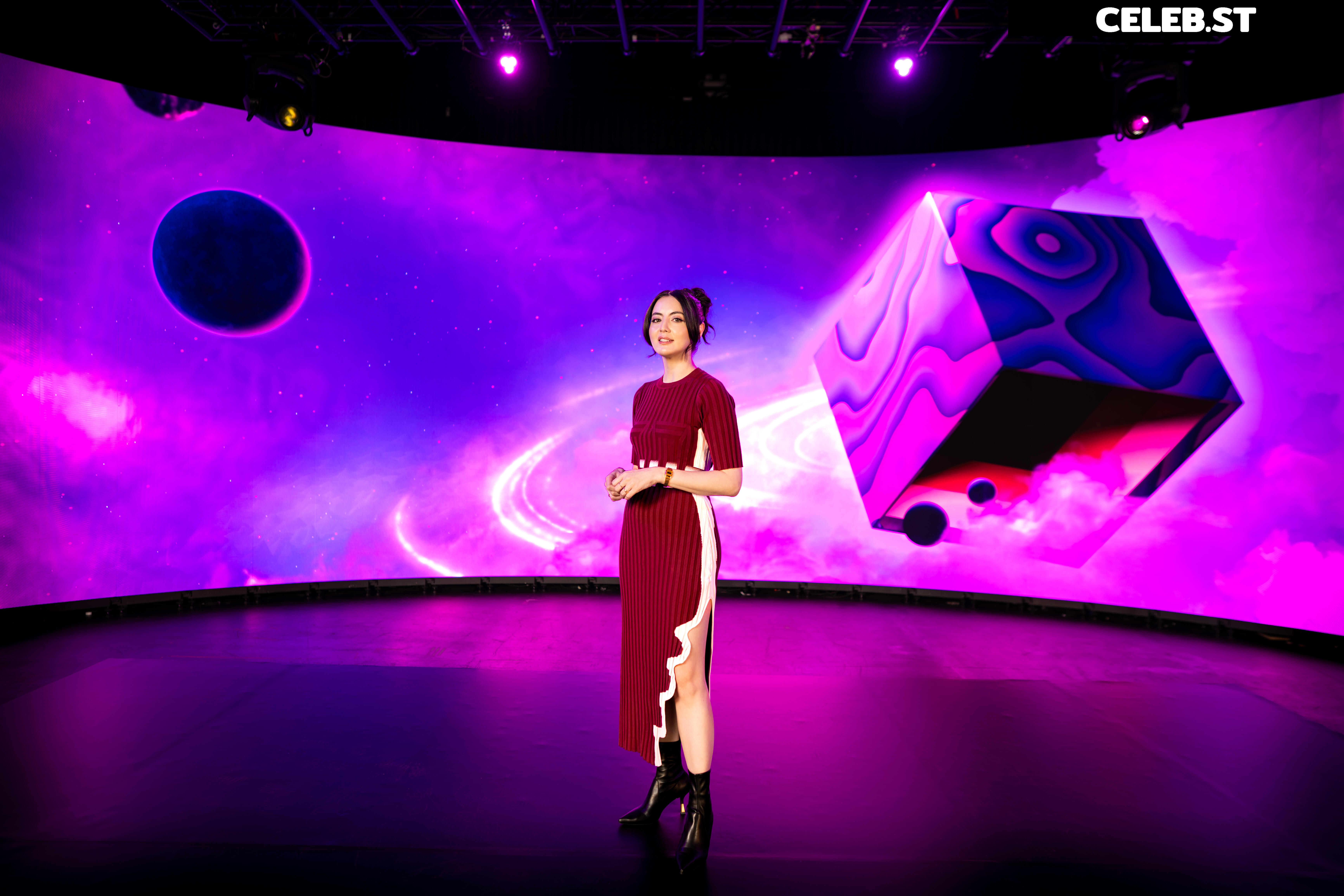 Jane Douglas - OutsideXbox Image 23415890