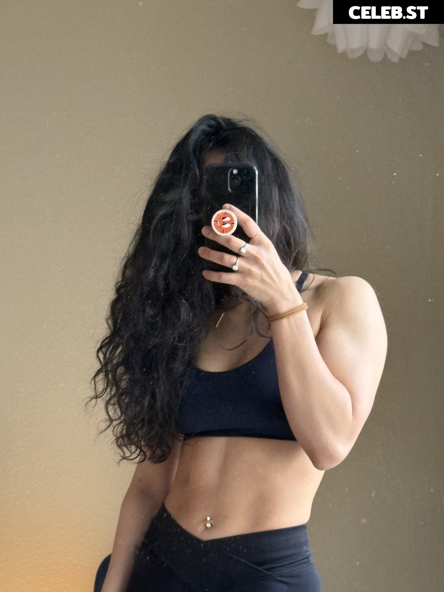 Naila Iqbal / alienalianz / NylaWHO / NylaWHO1 Image 23415096