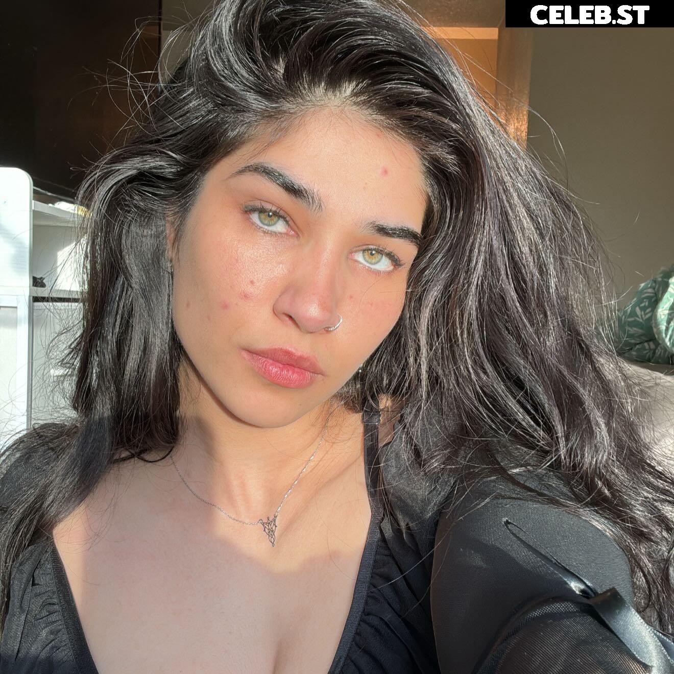 Naila Iqbal / alienalianz / NylaWHO / NylaWHO1 Image 23415080