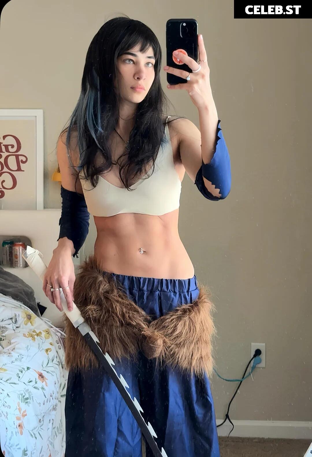 Naila Iqbal / alienalianz / NylaWHO / NylaWHO1 Image 23415022