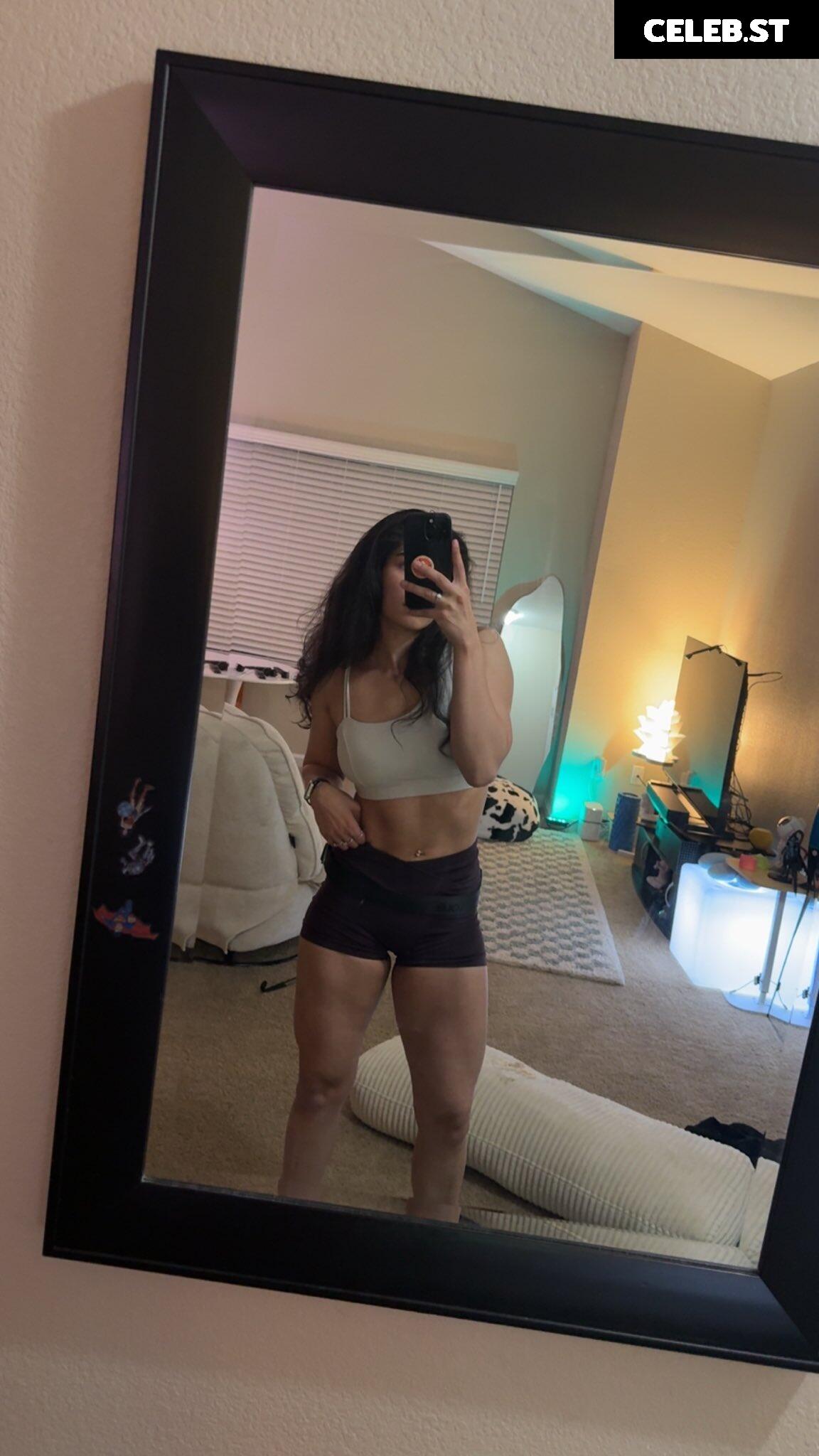Naila Iqbal / alienalianz / NylaWHO / NylaWHO1 Image 23415038
