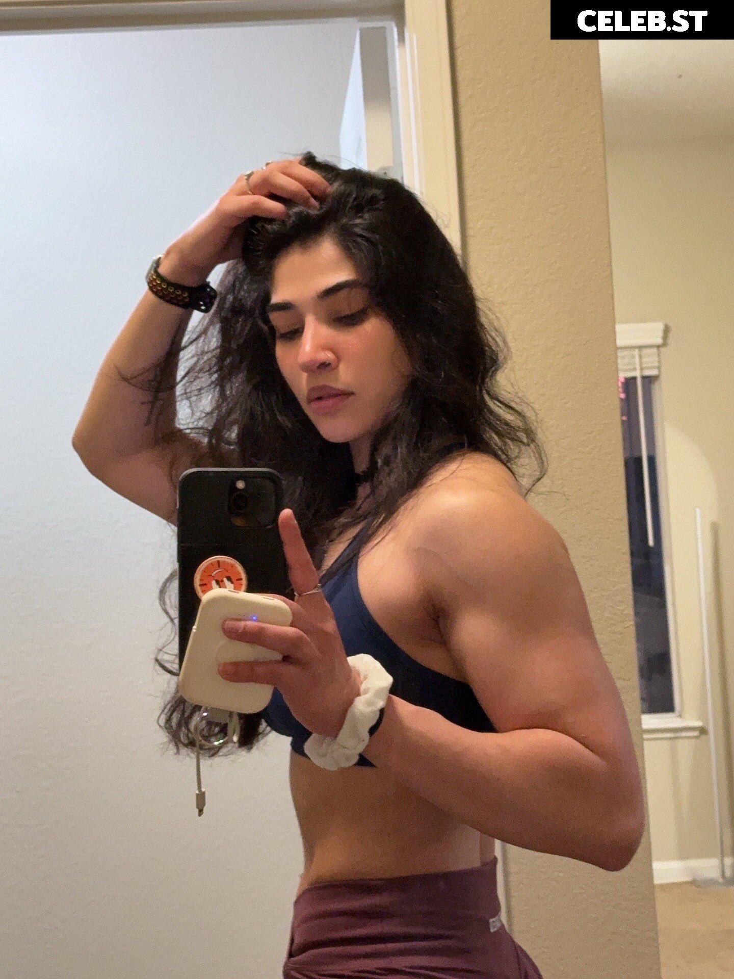 Naila Iqbal / alienalianz / NylaWHO / NylaWHO1 Image 23415061