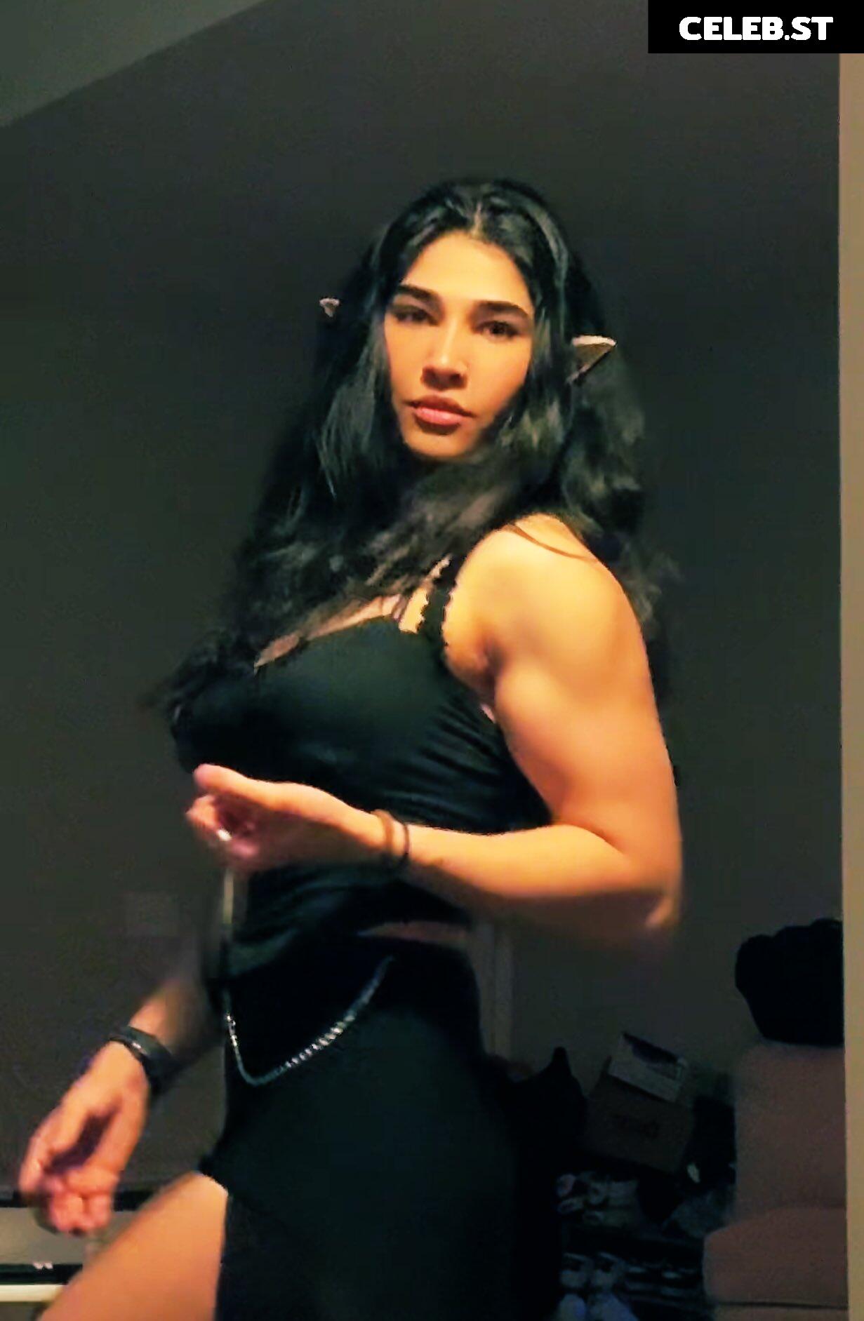 Naila Iqbal / alienalianz / NylaWHO / NylaWHO1 Image 23415068