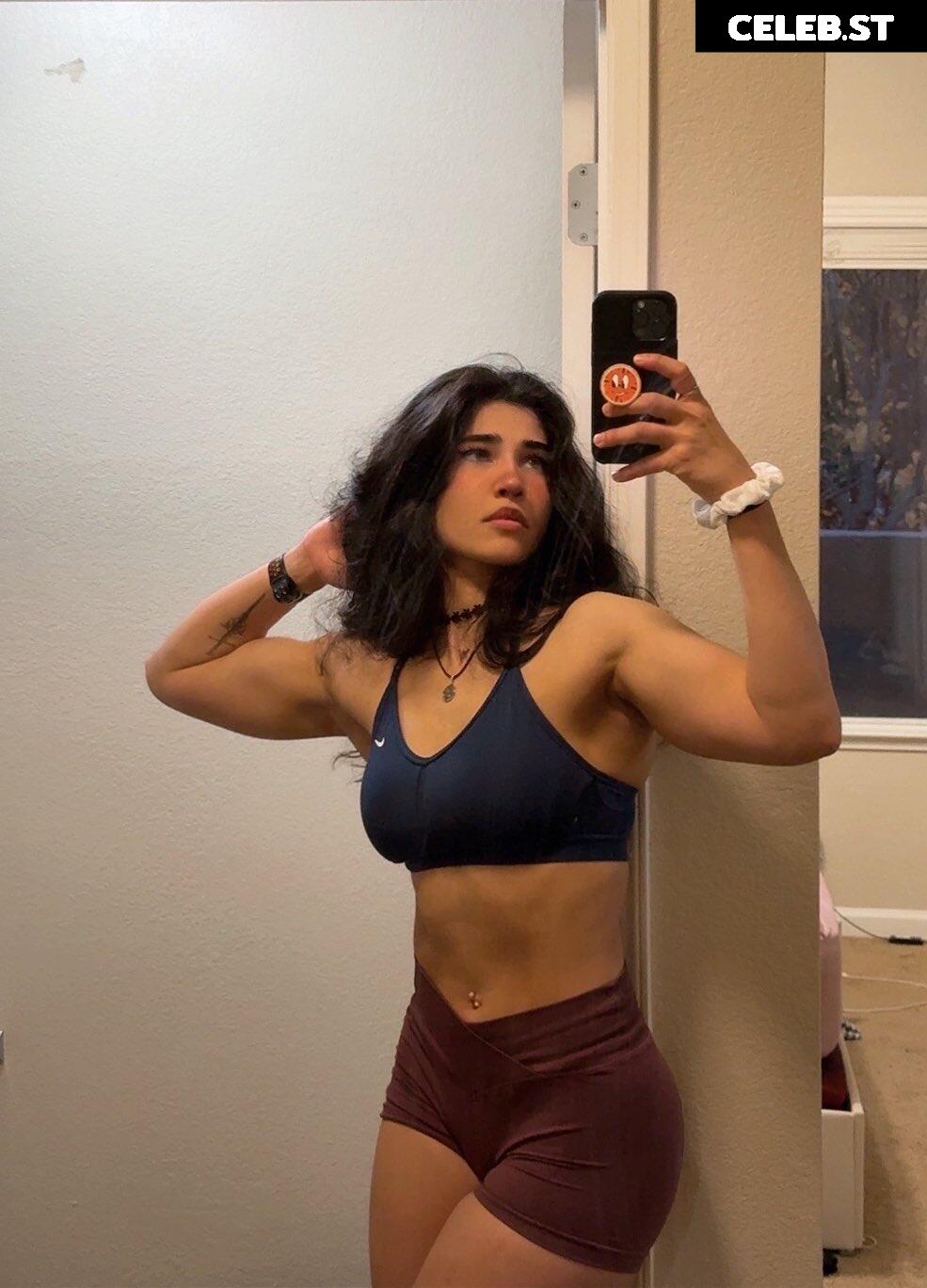 Naila Iqbal / alienalianz / NylaWHO / NylaWHO1 Image 23415057