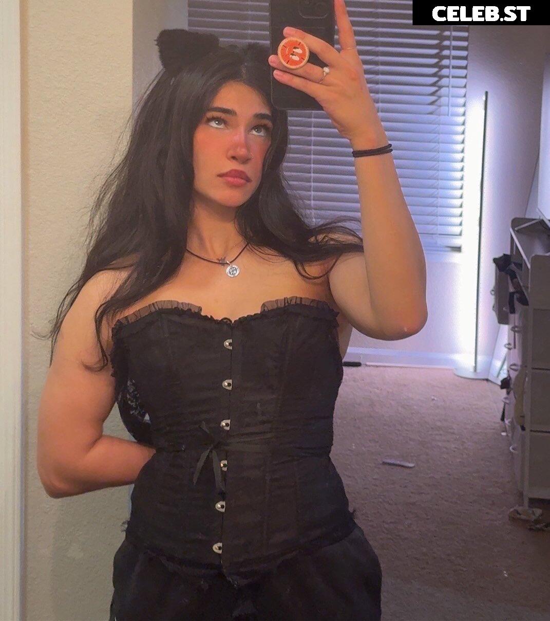 Naila Iqbal / alienalianz / NylaWHO / NylaWHO1 Image 23415055