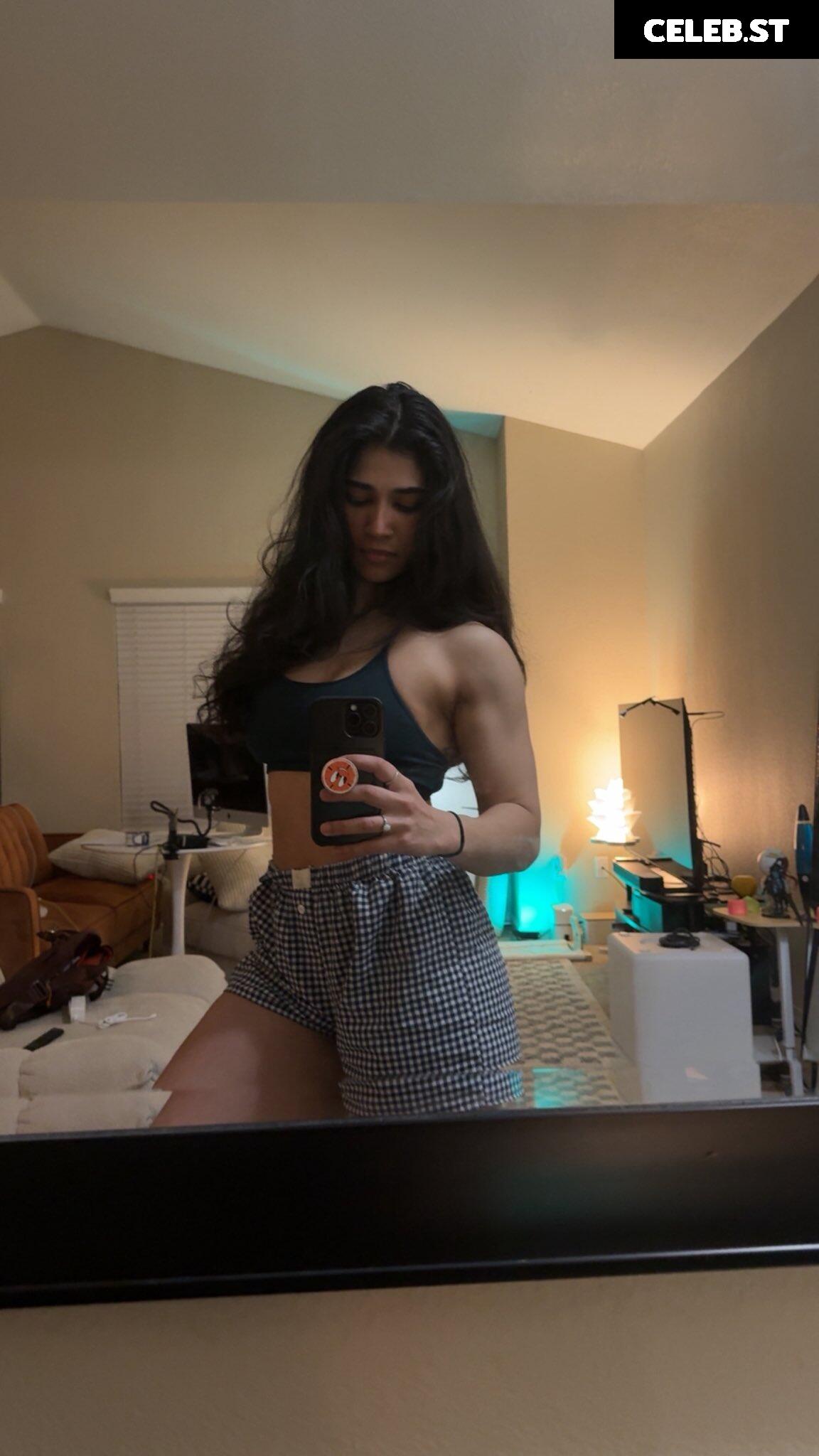 Naila Iqbal / alienalianz / NylaWHO / NylaWHO1 Image 23415048