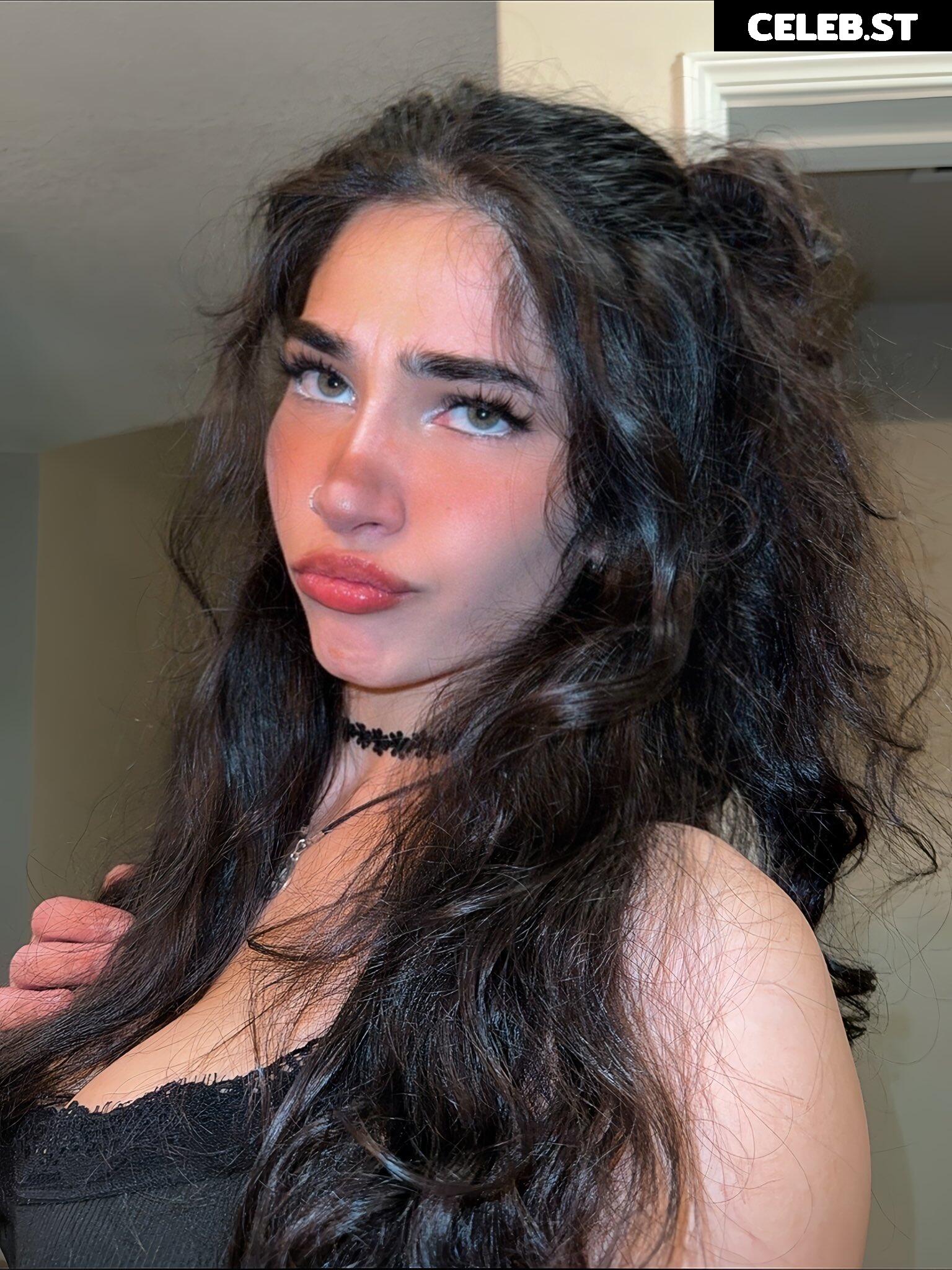 Naila Iqbal / alienalianz / NylaWHO / NylaWHO1 Image 23415072