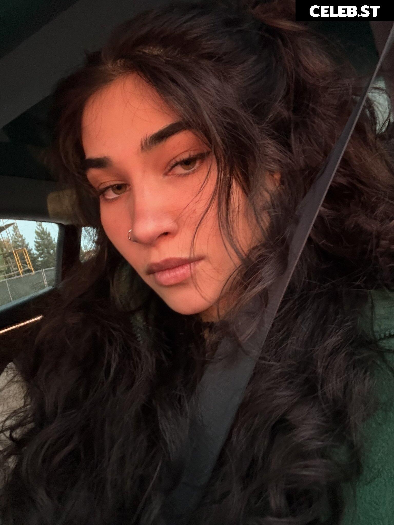 Naila Iqbal / alienalianz / NylaWHO / NylaWHO1 Image 23415070