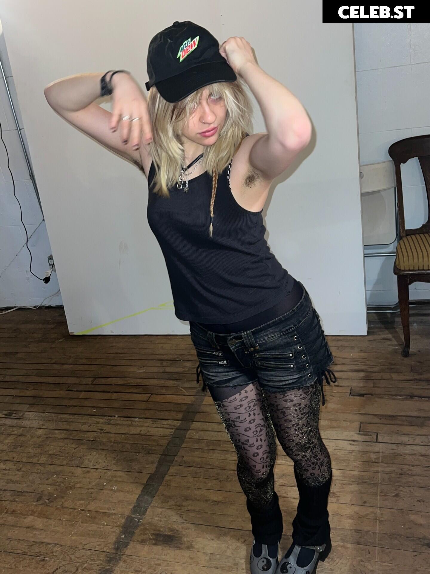 wormsheriff / Olivia O Image 23414843