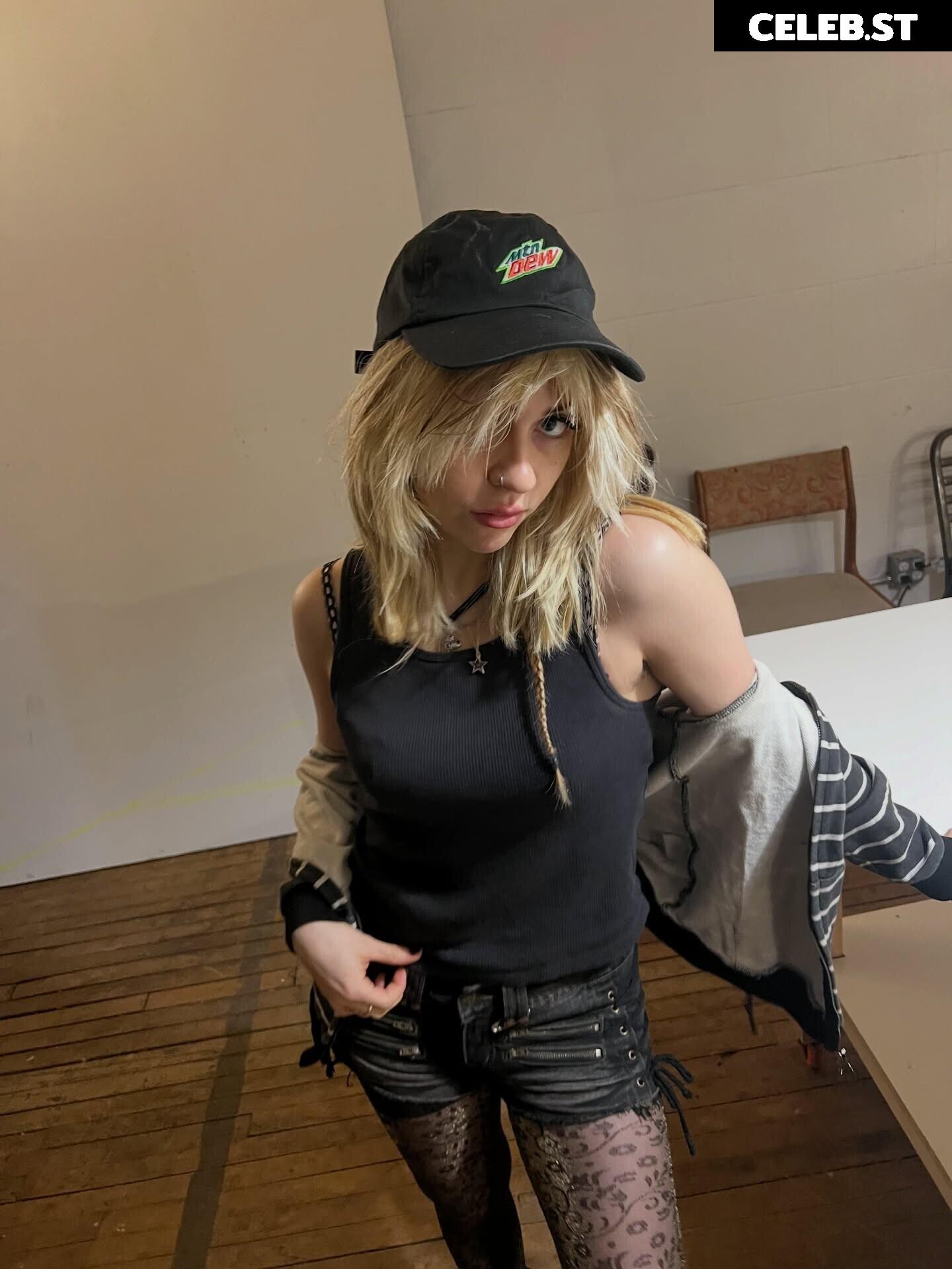 wormsheriff / Olivia O Image 23414842