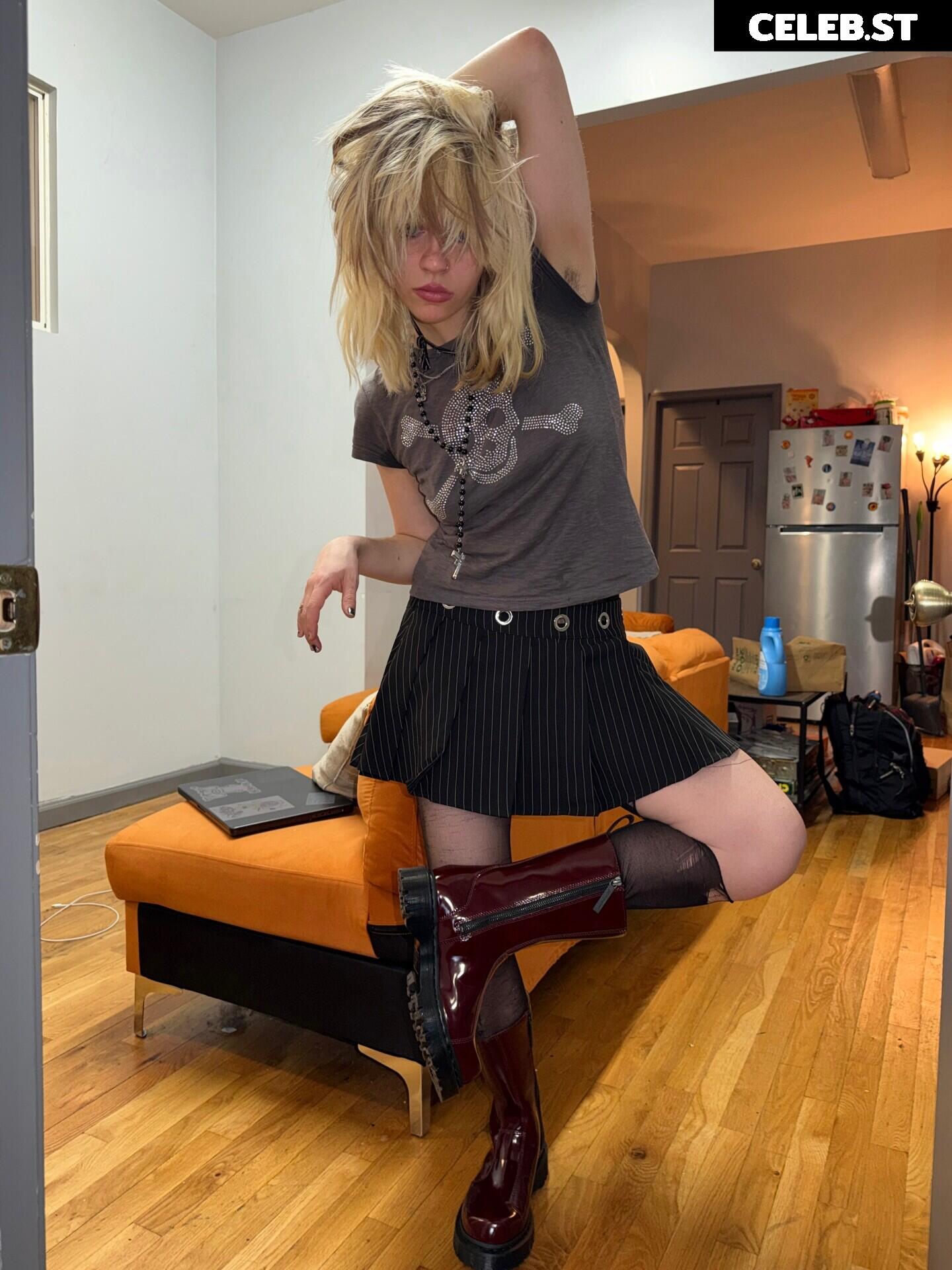wormsheriff / Olivia O Image 23414841