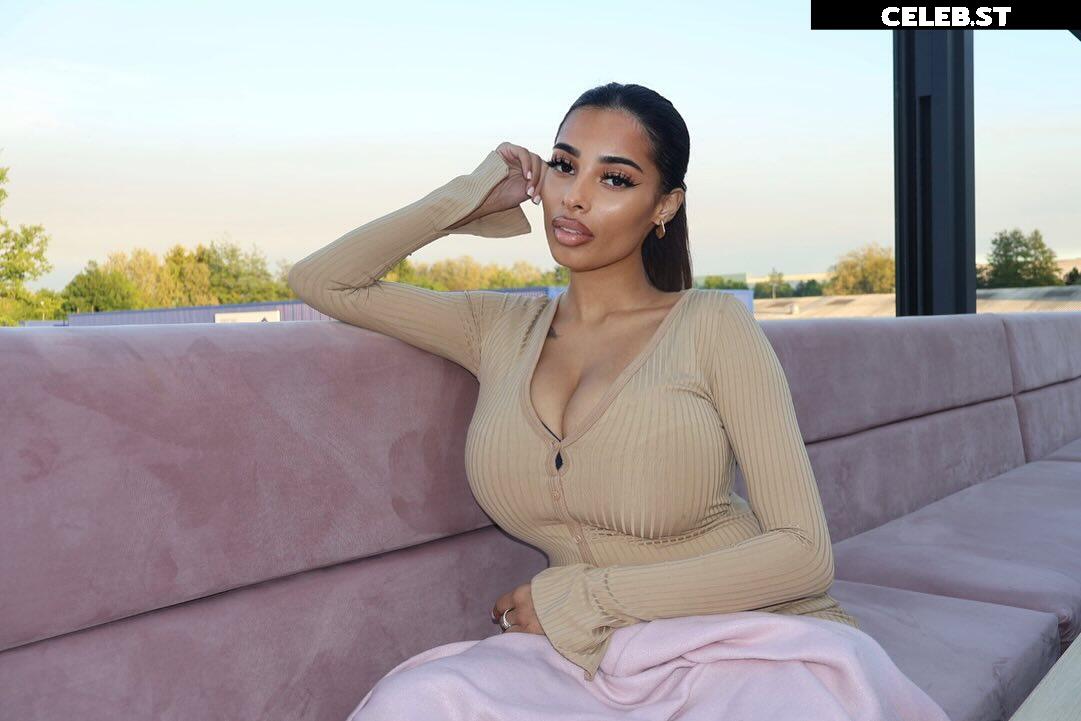 Kadelle Samuals, @kadellesamuals_ busty instagram model Image 23414448
