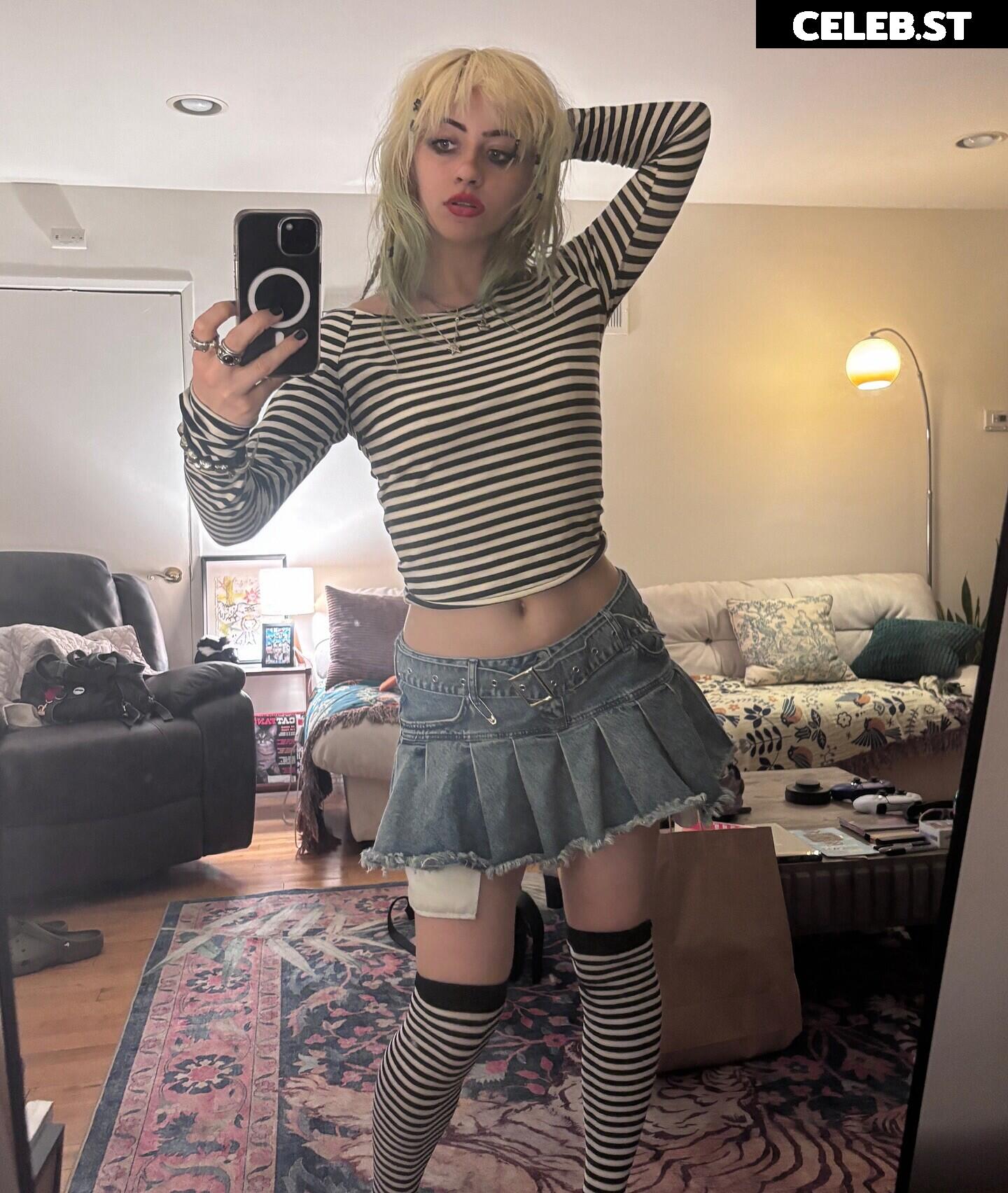 wormsheriff / Olivia O Image 23414759