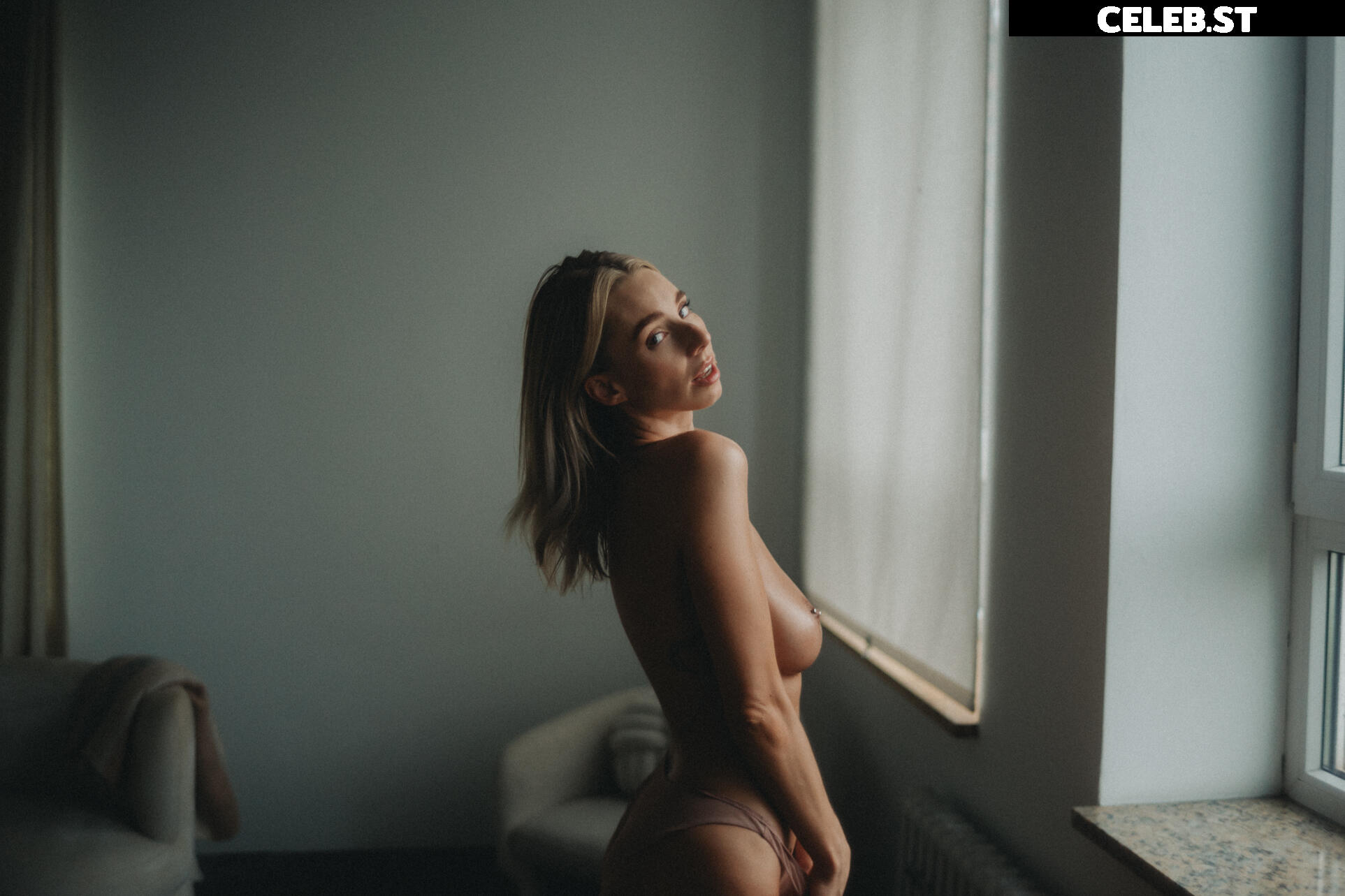 Viktoria Somebody Image 2341777