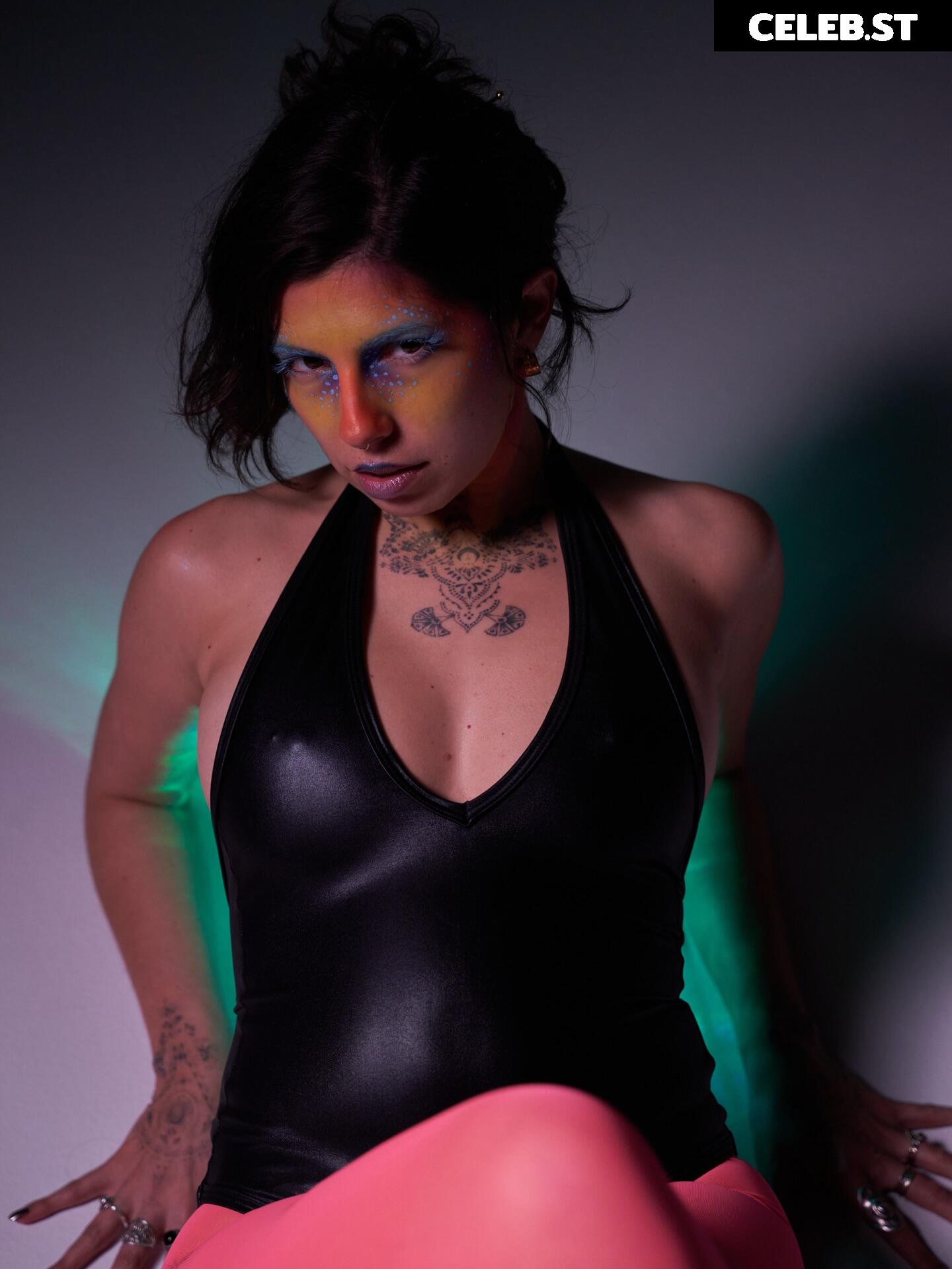 Ava Taylor / lilrach Image 23416824