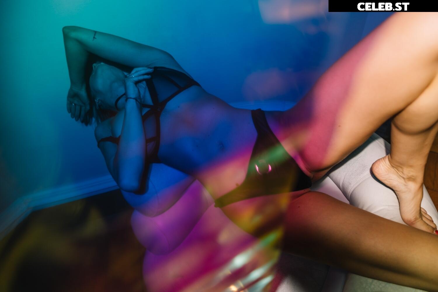 Viktoria Somebody Image 2341001