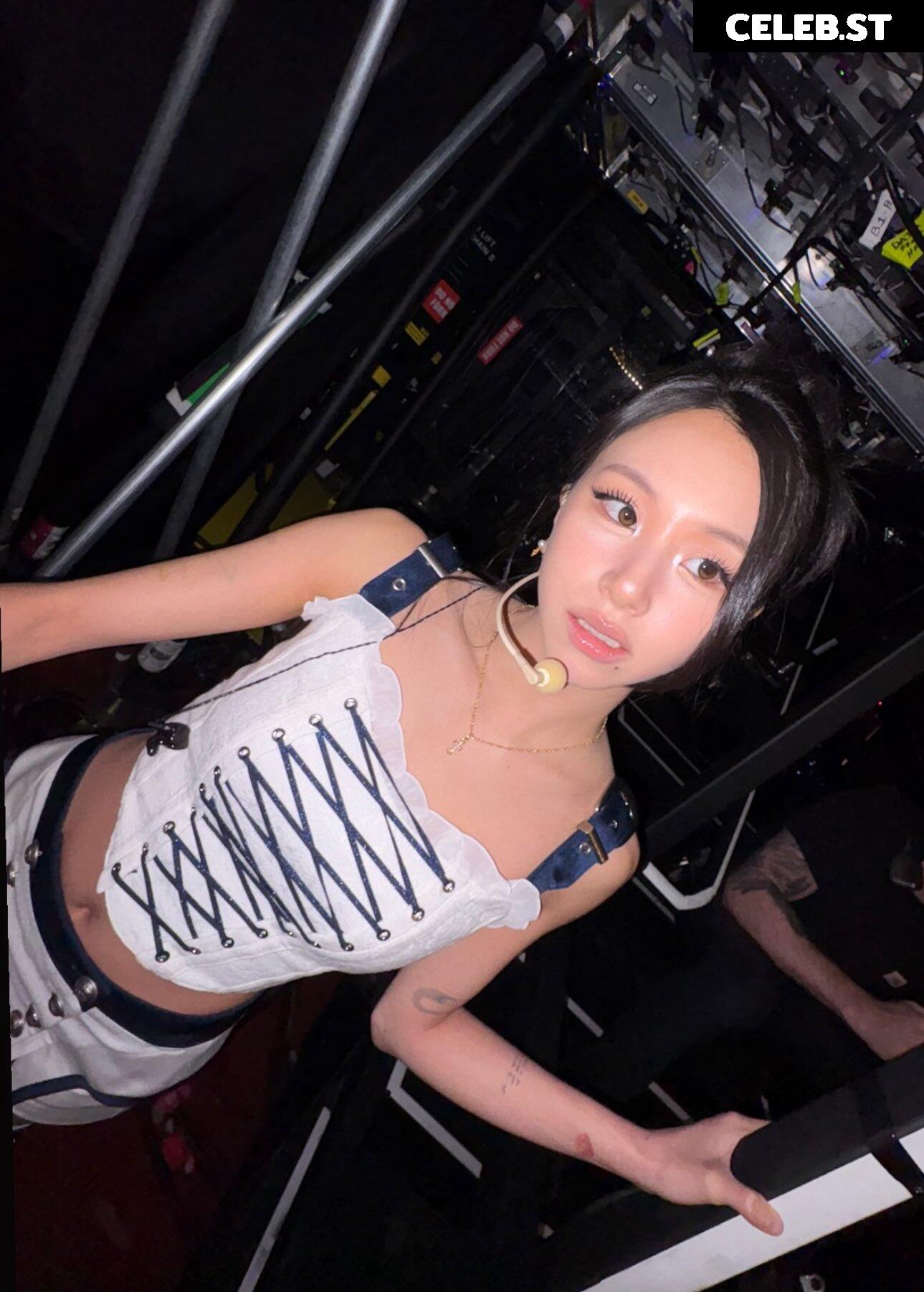 Chaeyoung (TWICE) Image 23419707