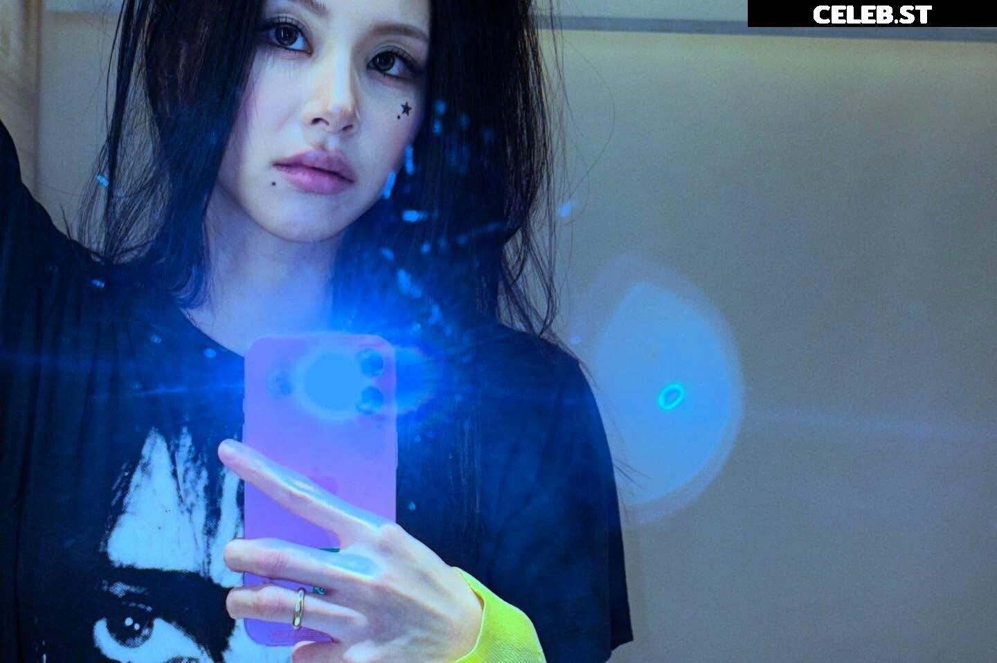 Chaeyoung (TWICE) Image 23419736