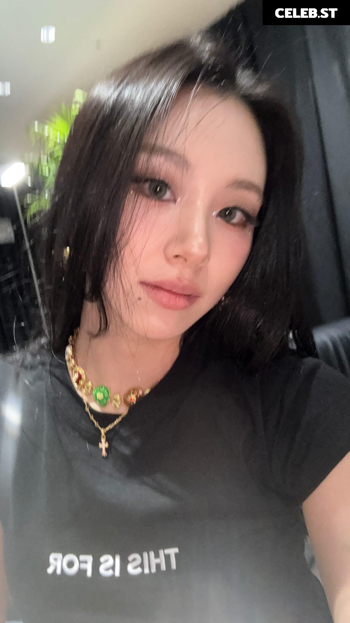 Chaeyoung (TWICE) Image 23419775