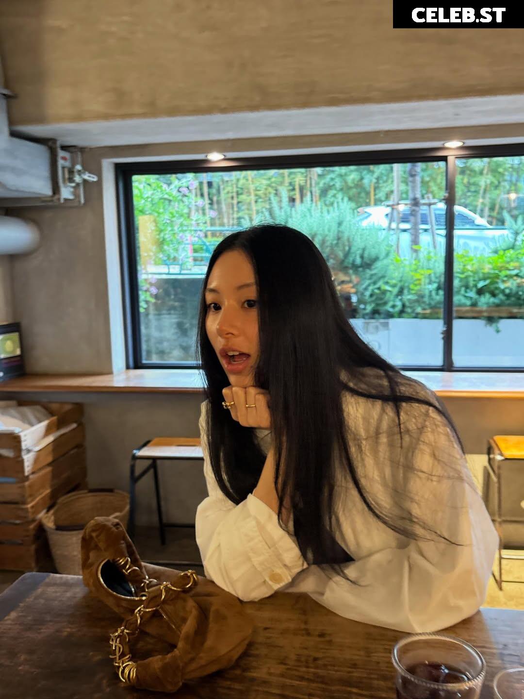 Chaeyoung (TWICE) Image 23419774