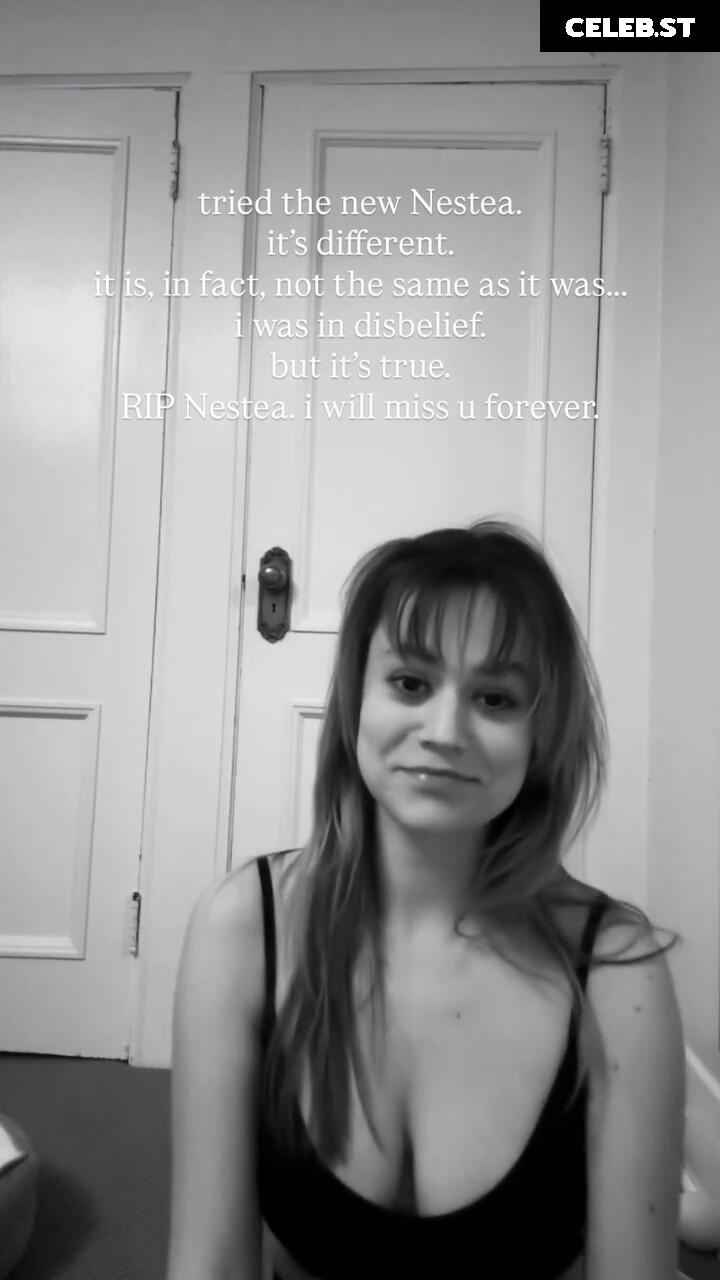 Ella Ballentine Image 23419066