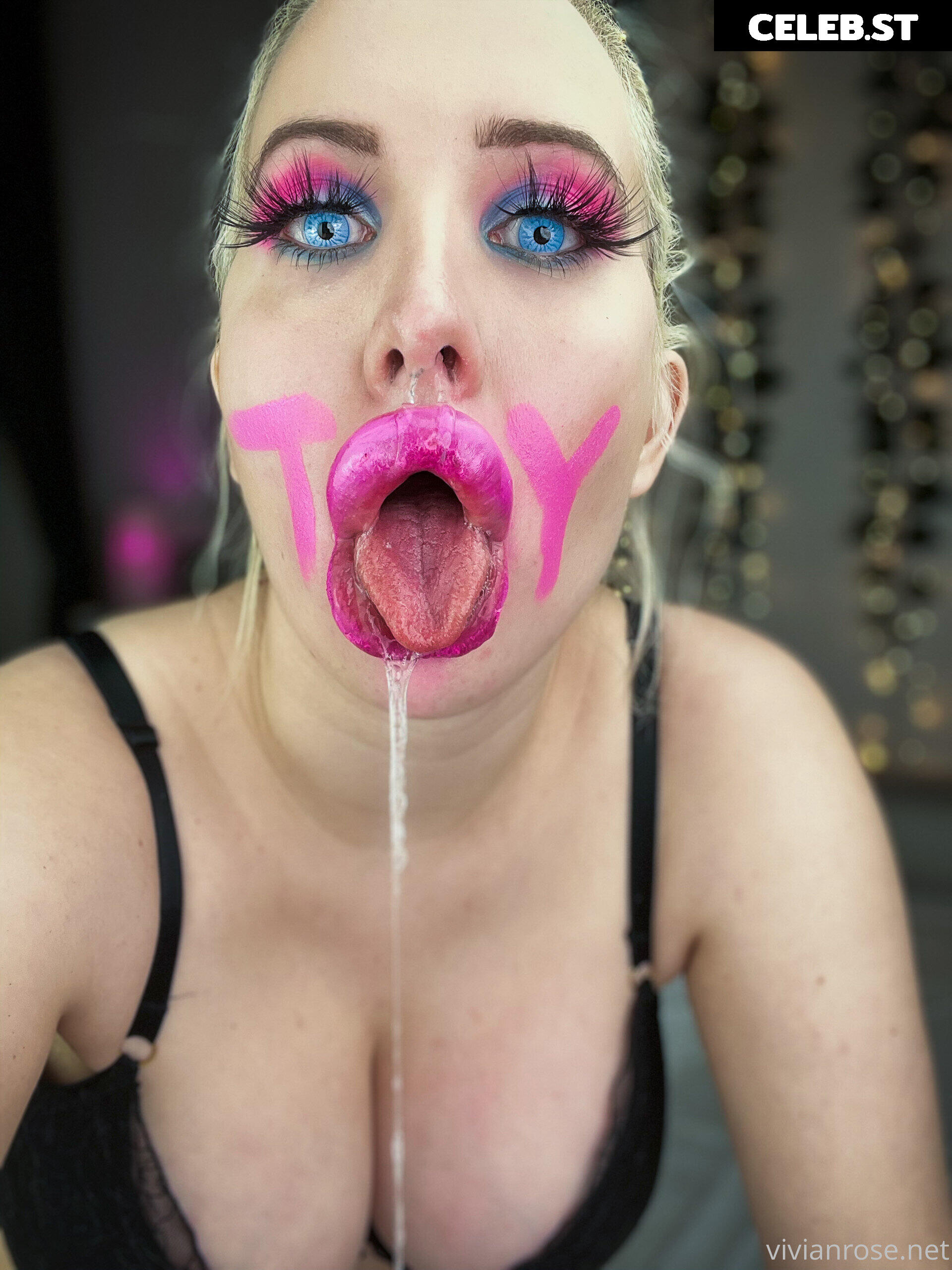 Vivian Rose Image 2342131