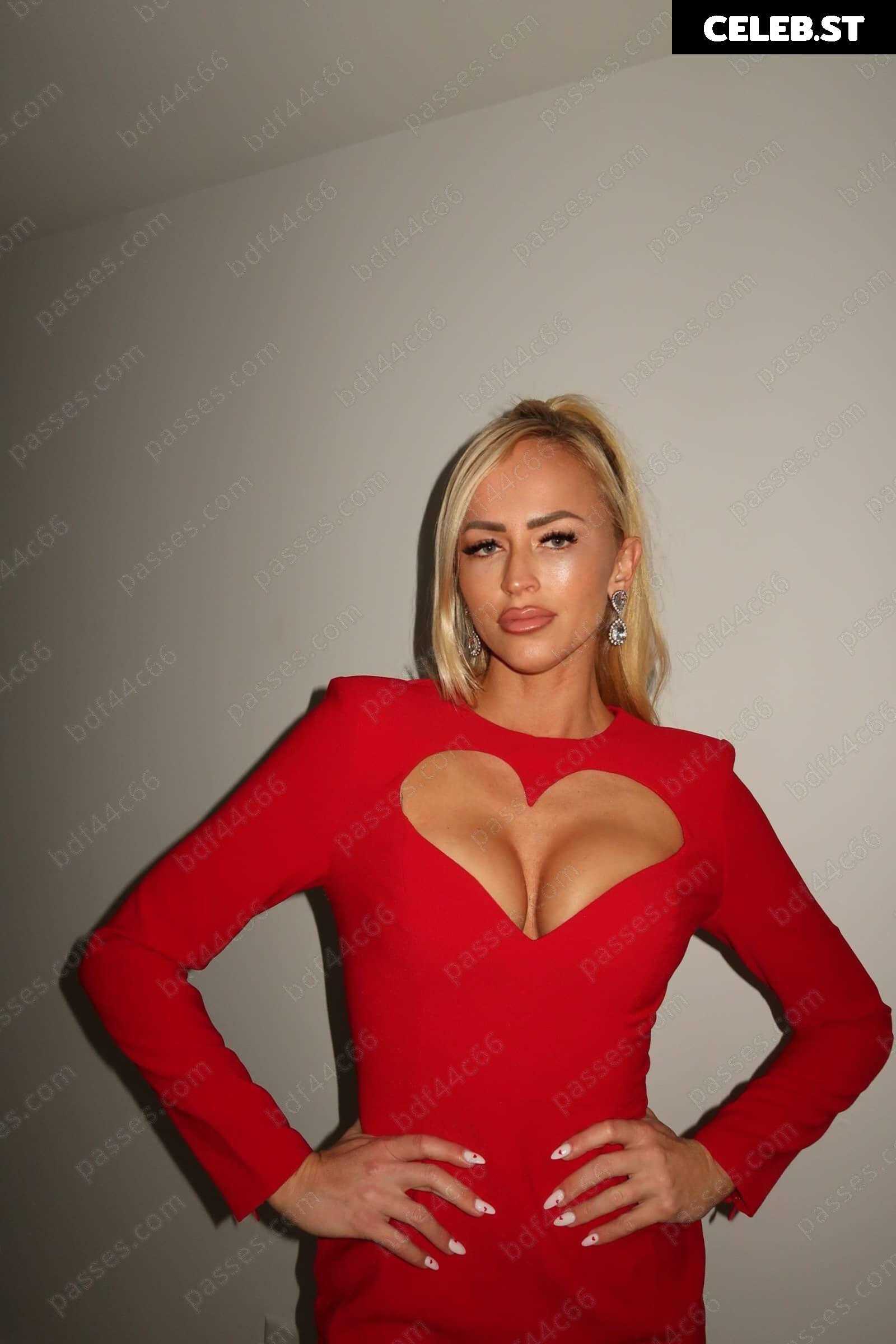 Danielle Moinet / Summer Rae Image 23409500