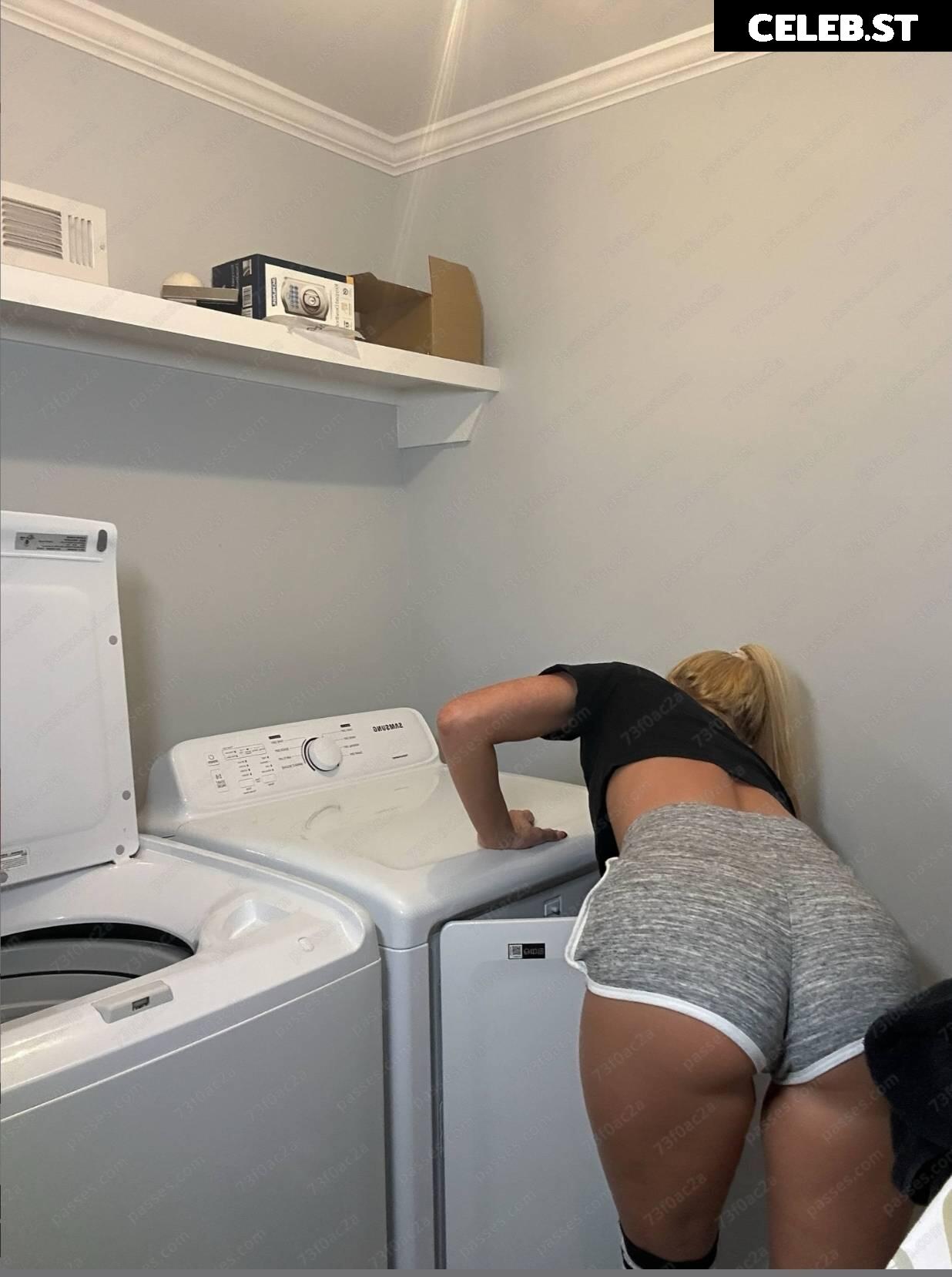 Danielle Moinet / Summer Rae Image 23409422
