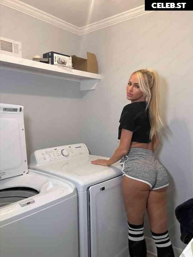 Danielle Moinet / Summer Rae Image 23409424