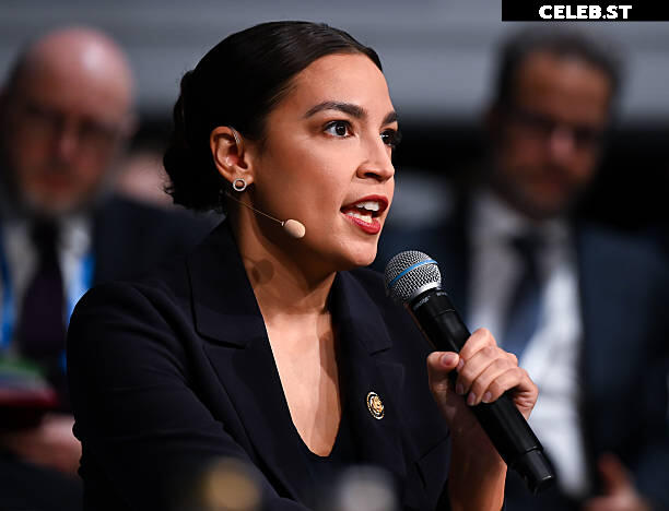 Alexandria Ocasio-Cortez / AOC Image 23409184