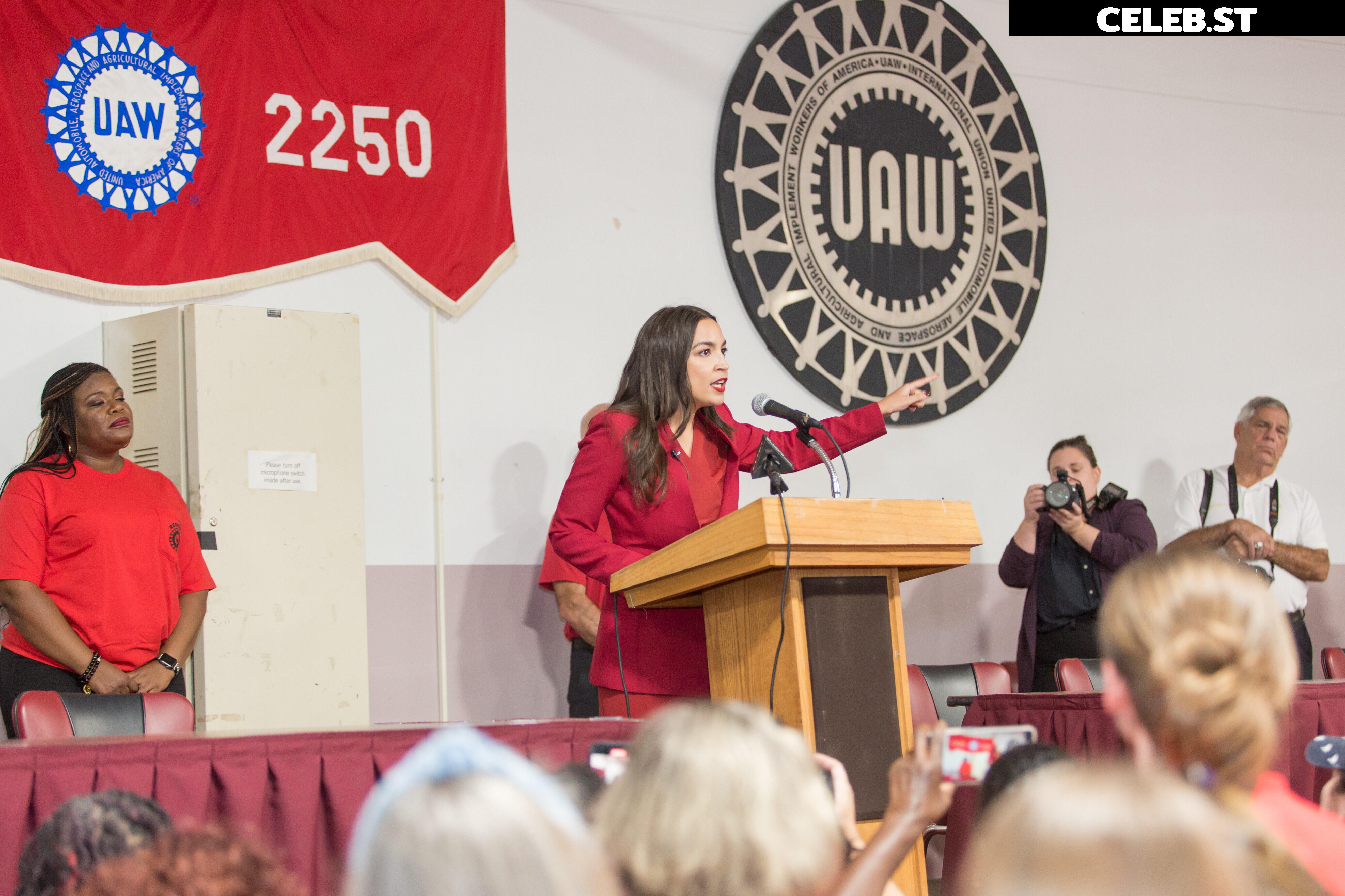 Alexandria Ocasio-Cortez / AOC Image 23409129