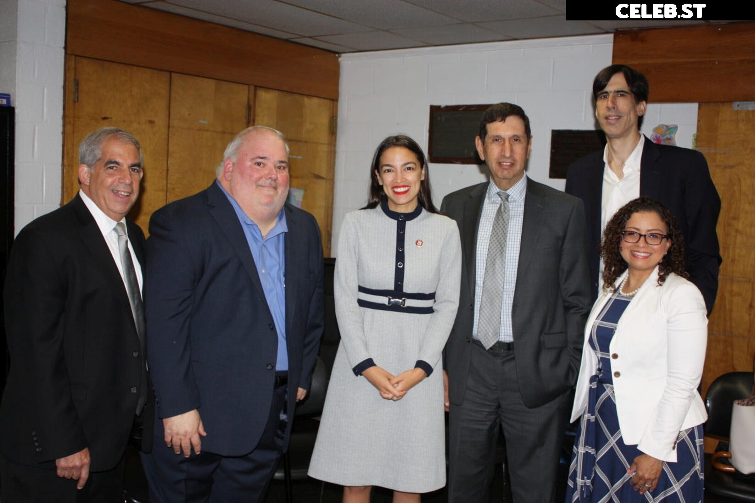 Alexandria Ocasio-Cortez / AOC Image 23409114