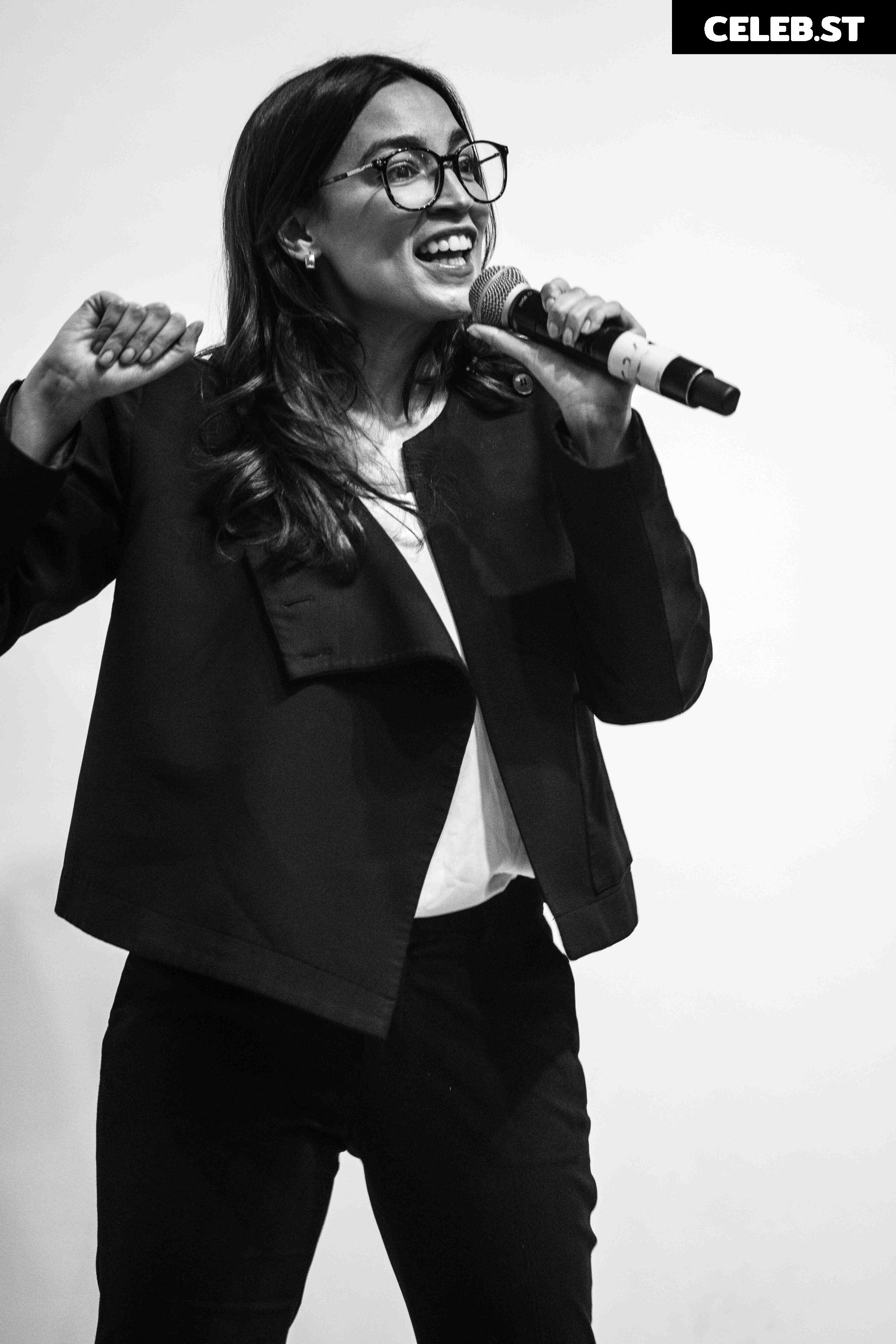 Alexandria Ocasio-Cortez / AOC Image 23409166