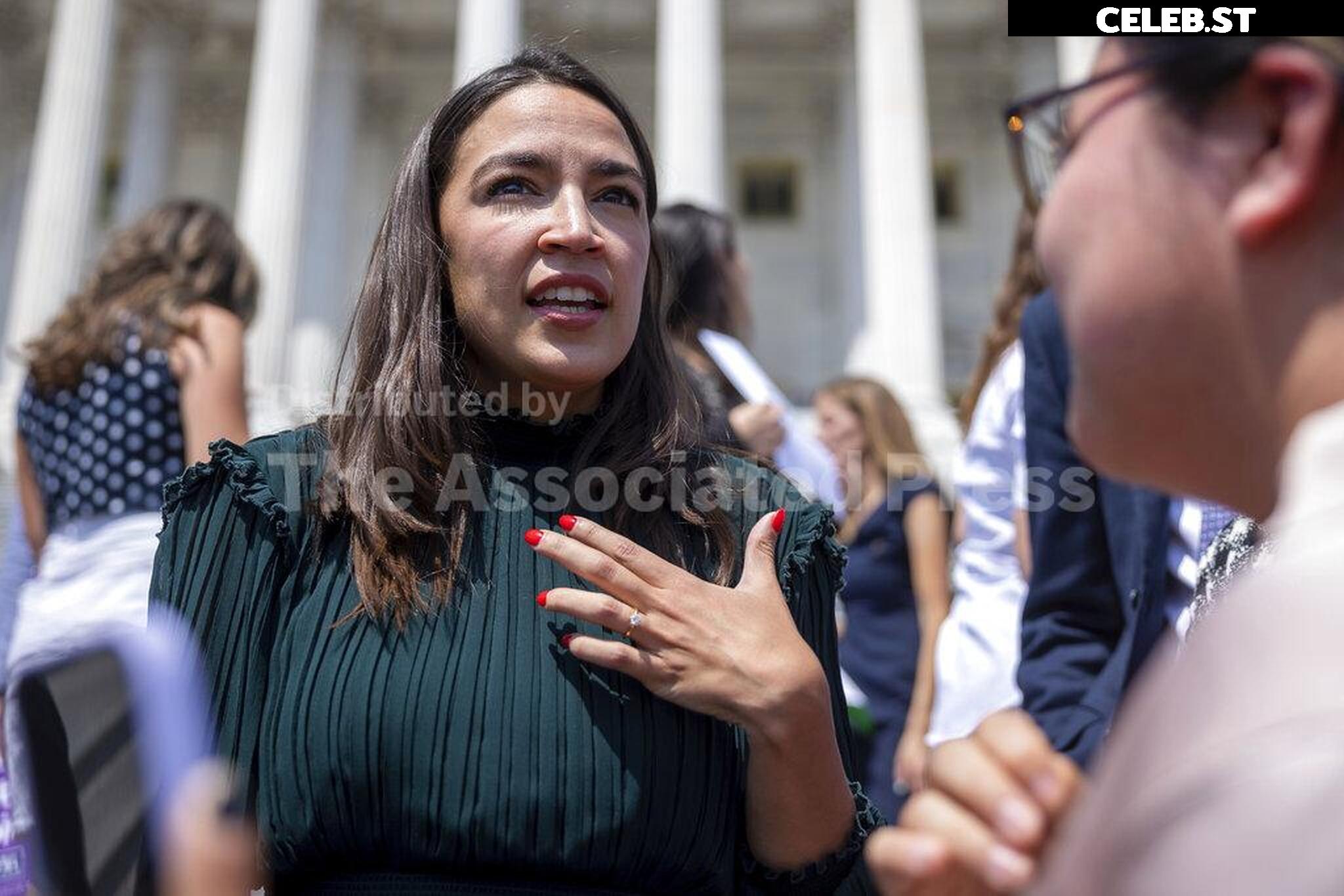 Alexandria Ocasio-Cortez / AOC Image 23409157