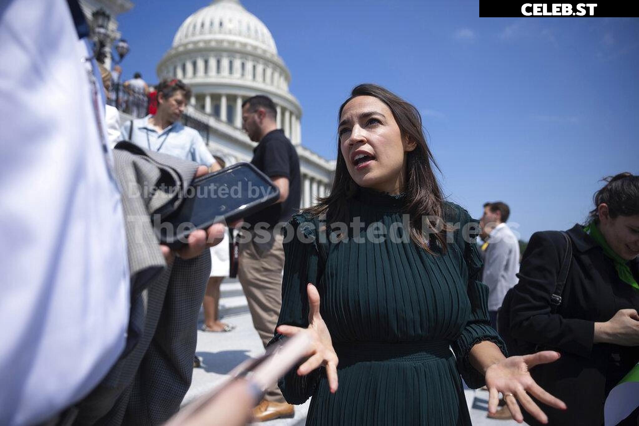 Alexandria Ocasio-Cortez / AOC Image 23409154