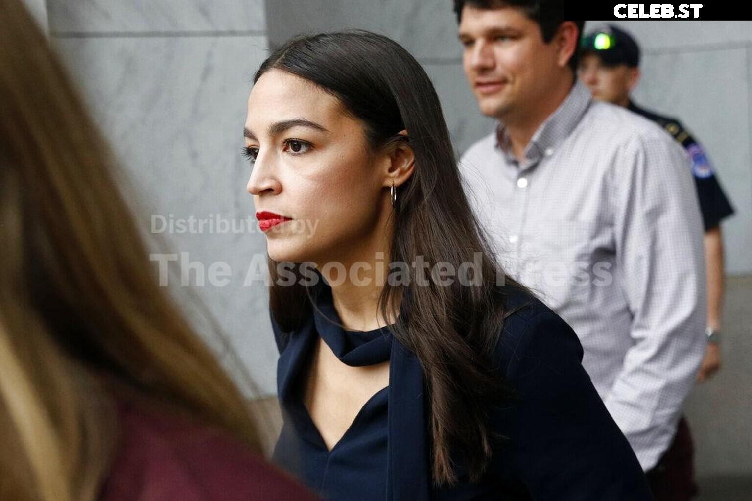 Alexandria Ocasio-Cortez / AOC Image 23409140