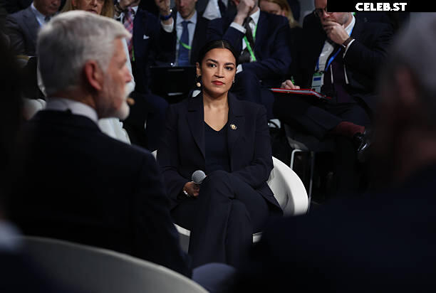 Alexandria Ocasio-Cortez / AOC Image 23409171