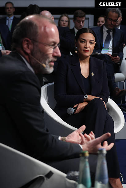 Alexandria Ocasio-Cortez / AOC Image 23409174