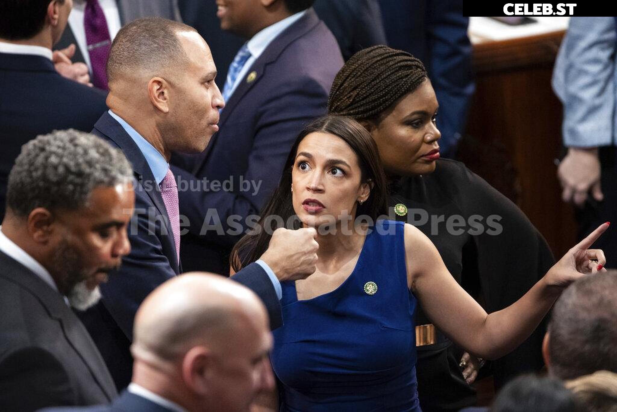 Alexandria Ocasio-Cortez / AOC Image 23409020