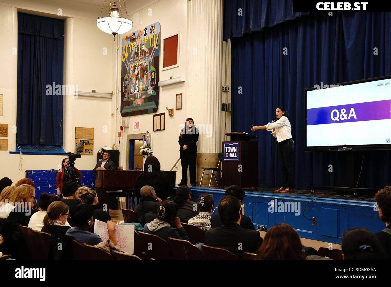 Alexandria Ocasio-Cortez / AOC Image 23409079