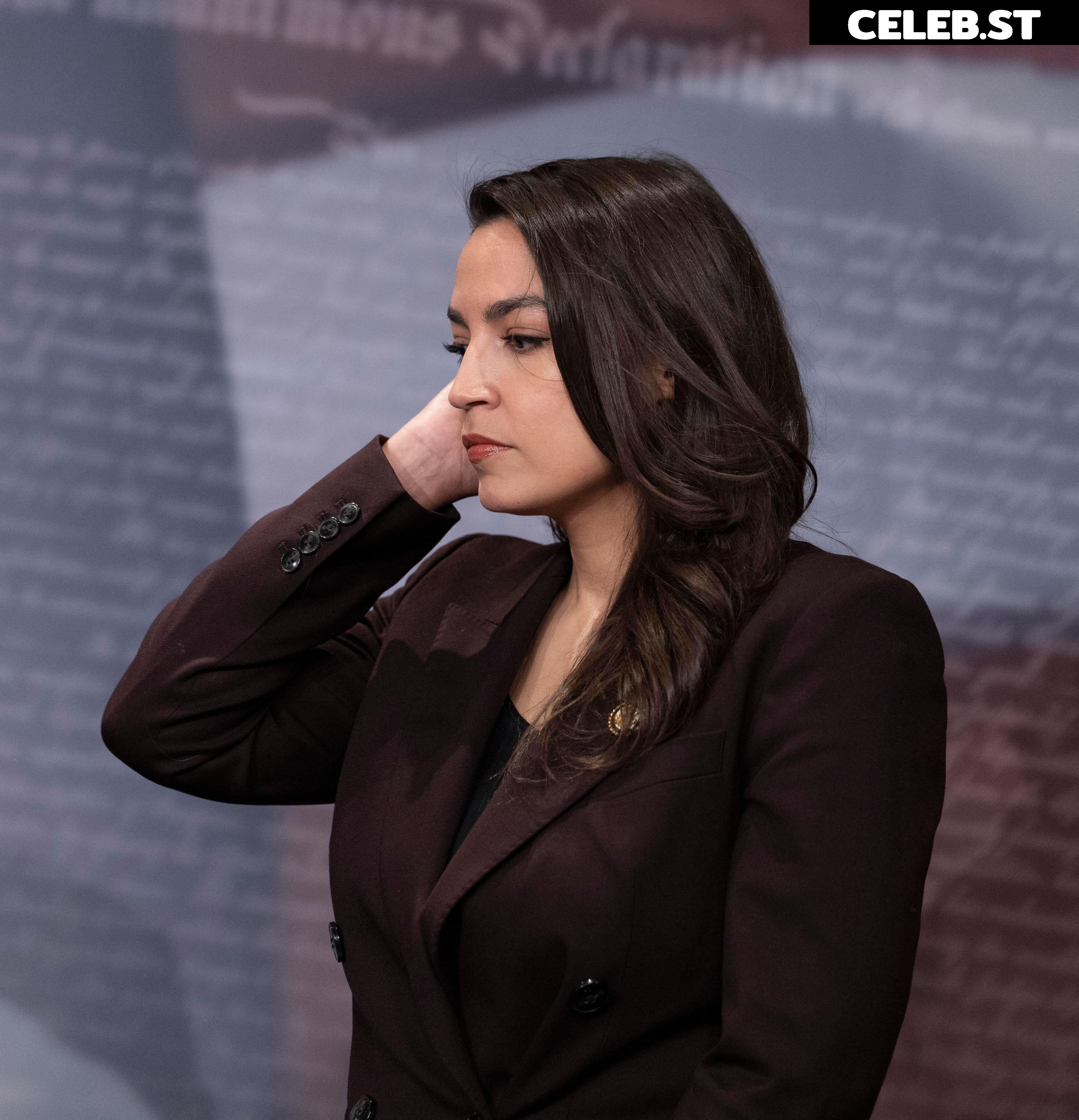 Alexandria Ocasio-Cortez / AOC Image 23409321
