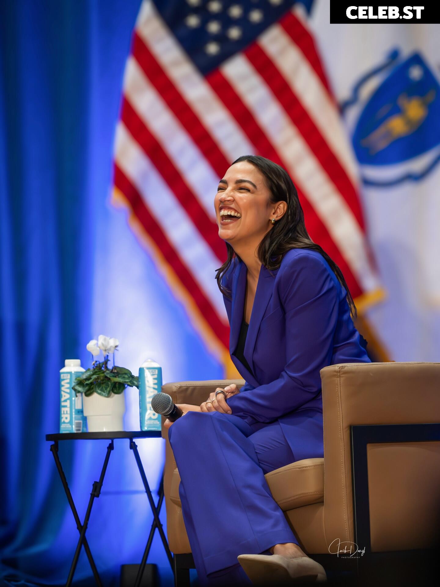 Alexandria Ocasio-Cortez / AOC Image 23409342