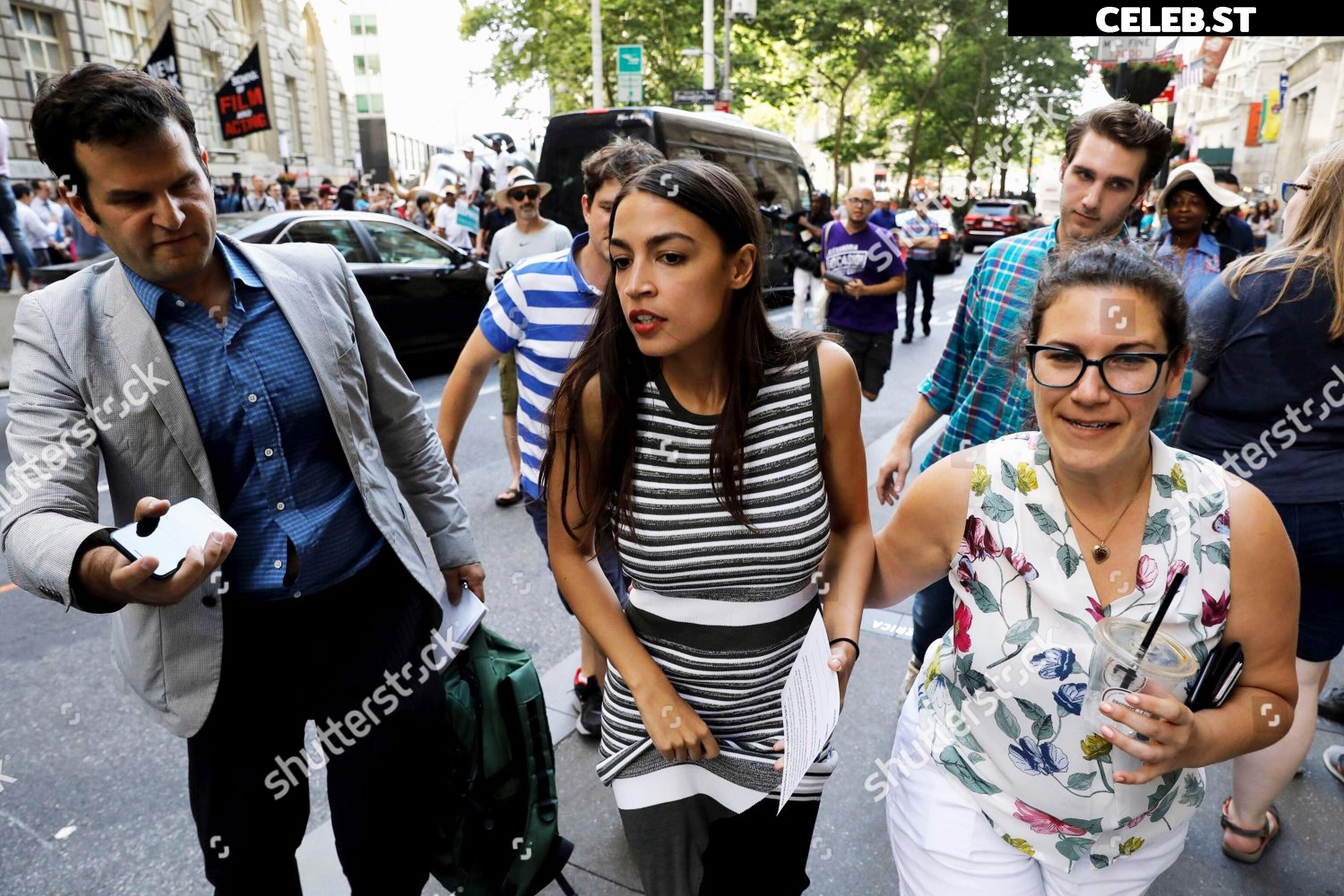 Alexandria Ocasio-Cortez / AOC Image 23409245