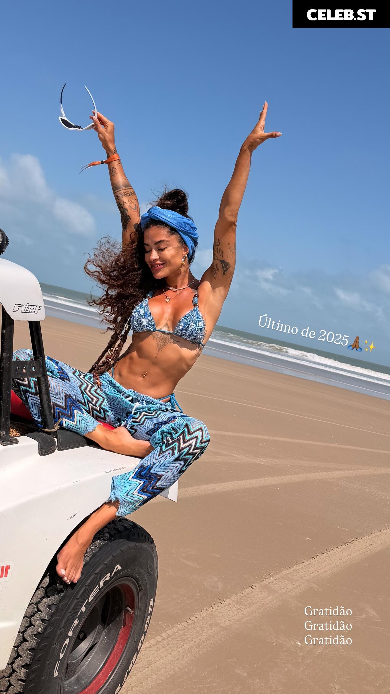 Aline Riscado Image 23499991