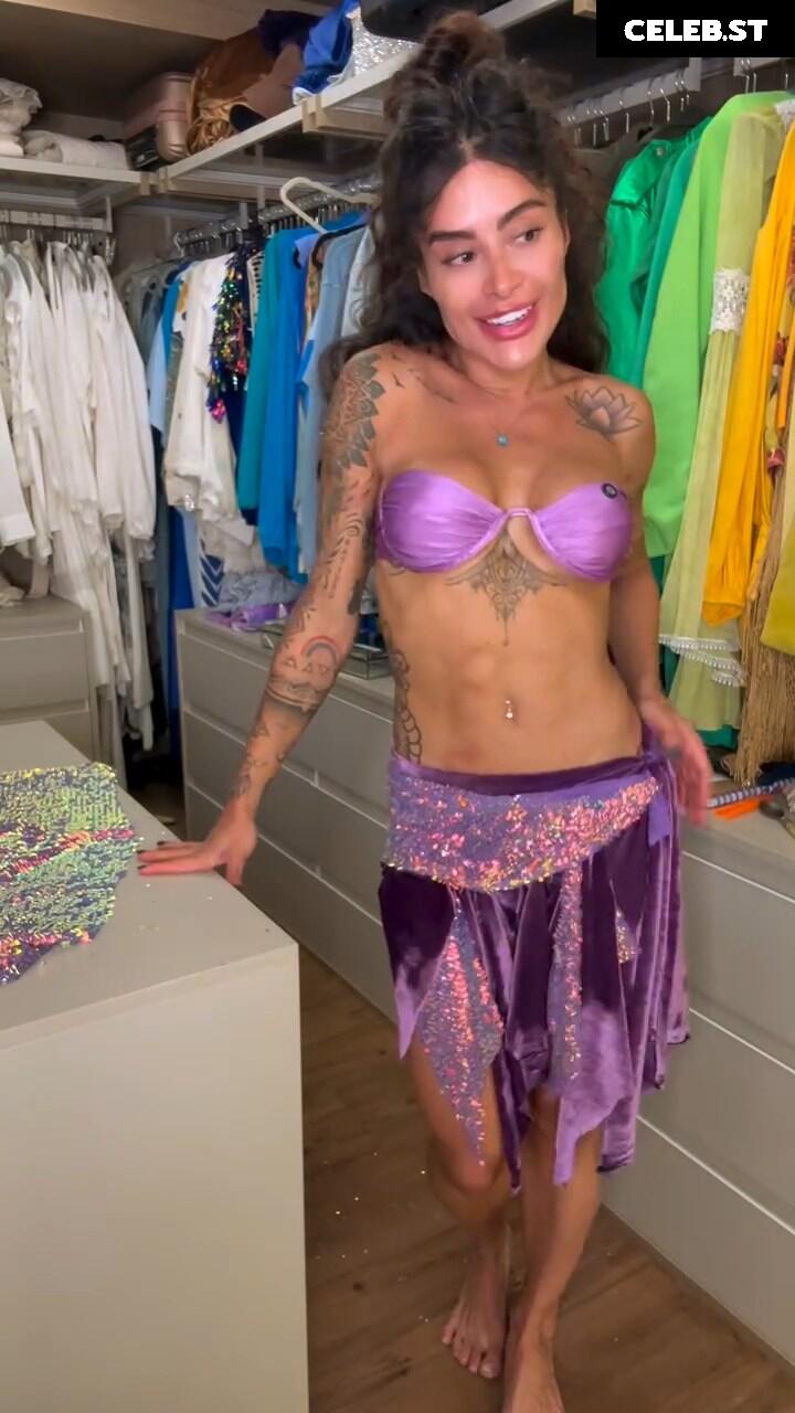 Aline Riscado Image 23499925