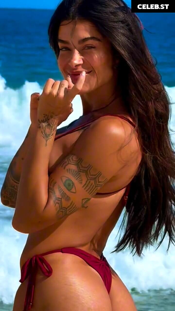 Aline Riscado Image 23499924