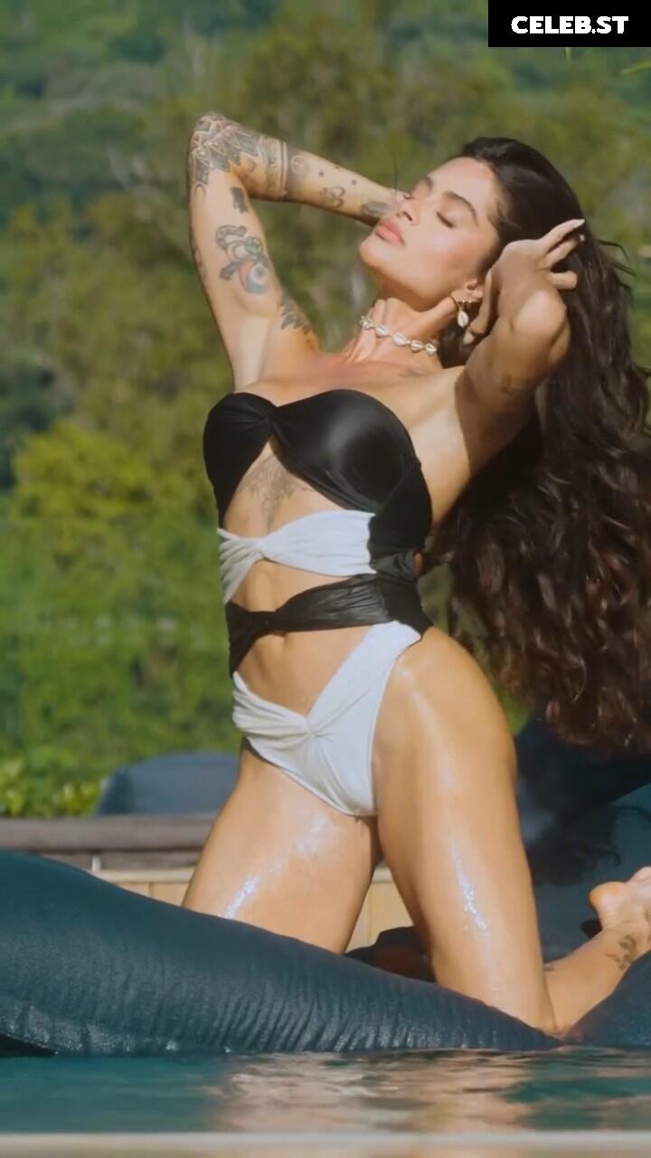 Aline Riscado Image 23499965